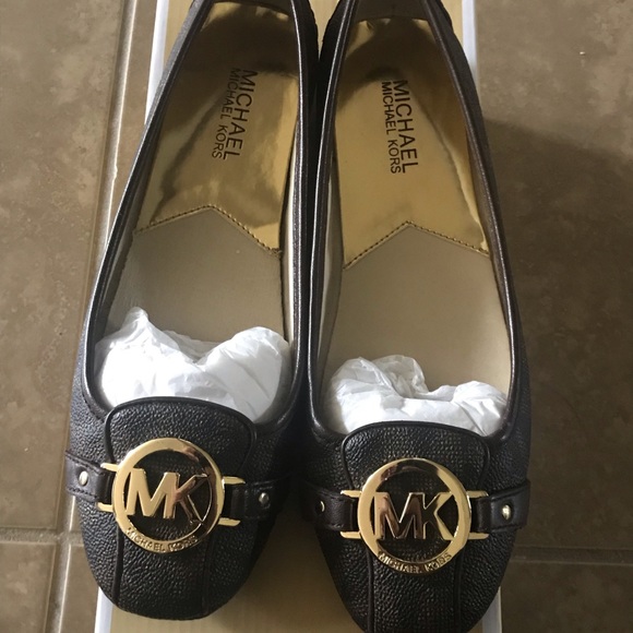 Authentic Michael Kors signature Moc - Picture 1 of 3